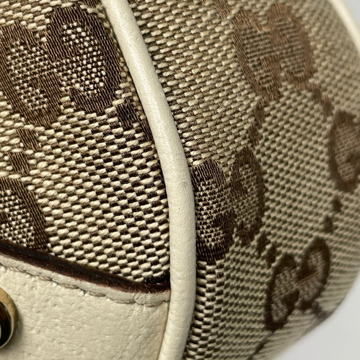 Gucci Abbey Beige Ivory Gg Canvas Leather Shoulder Bag (Pre-Owned)
