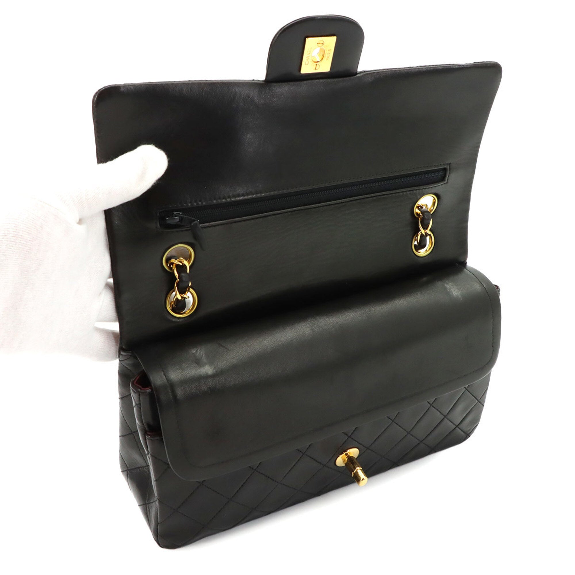 Chanel Black Leather Handbag Shoulder Bag (Pre-Owned)