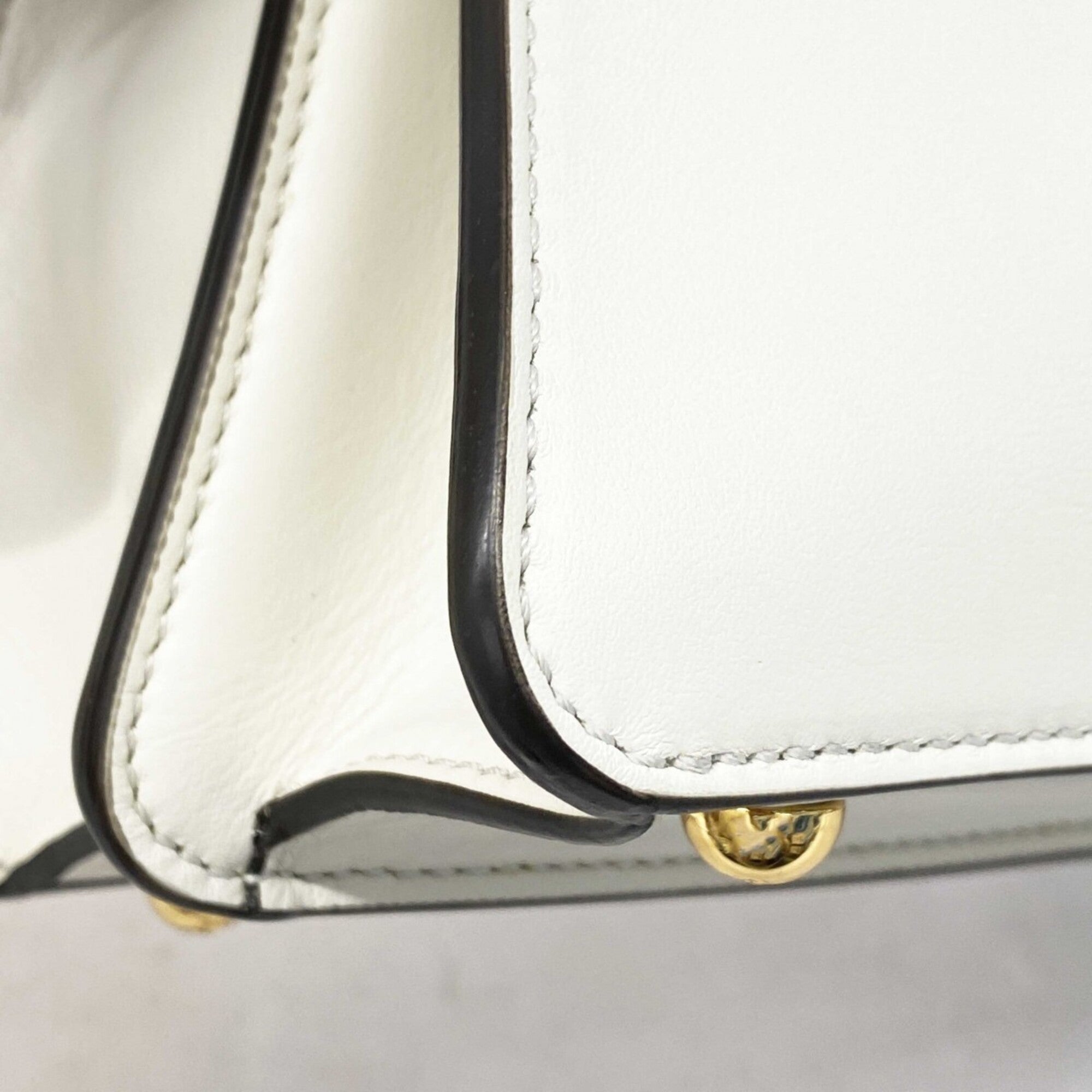 Fendi White Leather Handbag (Pre-Owned)