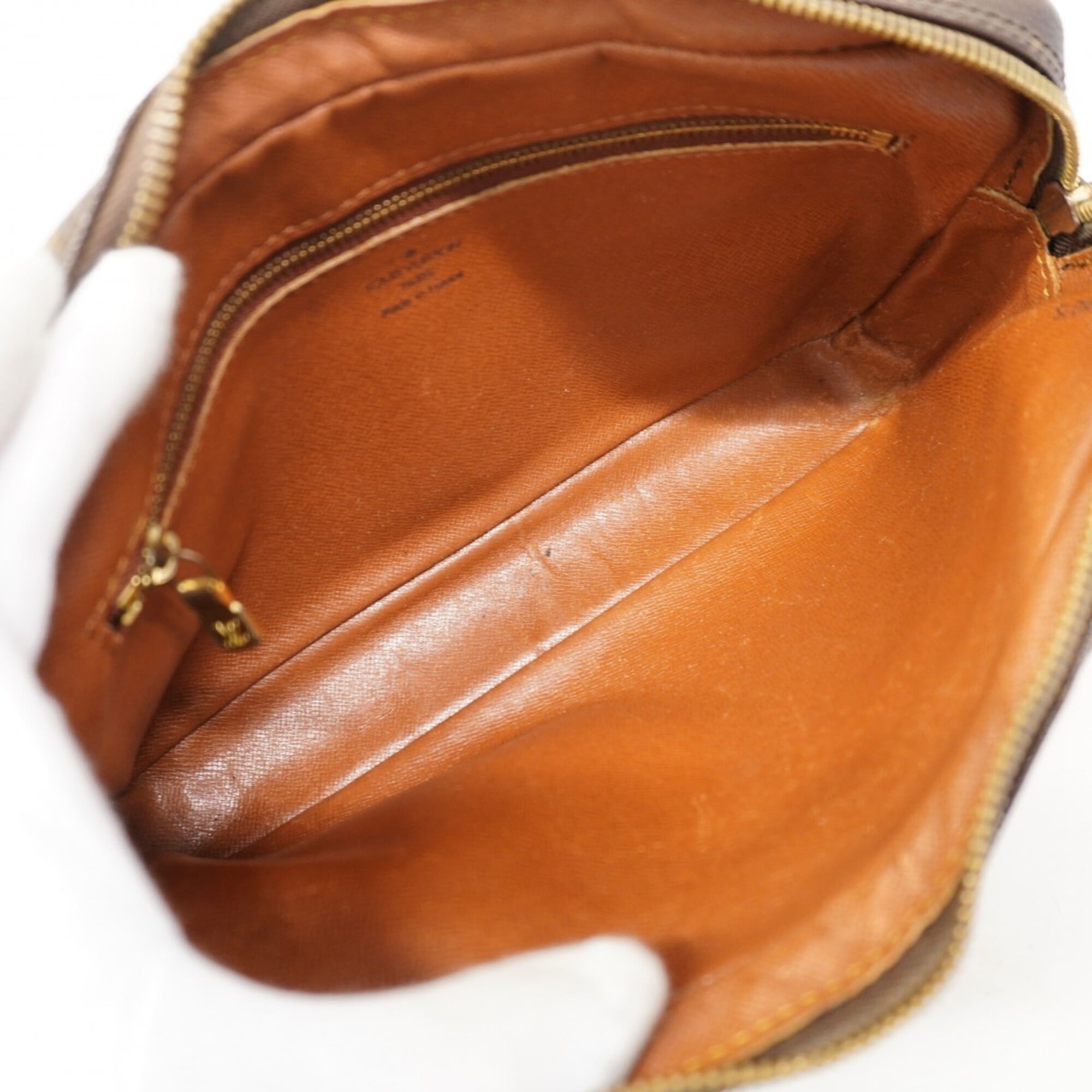 Louis Vuitton Brown Clutch Bag (Pre-Owned)