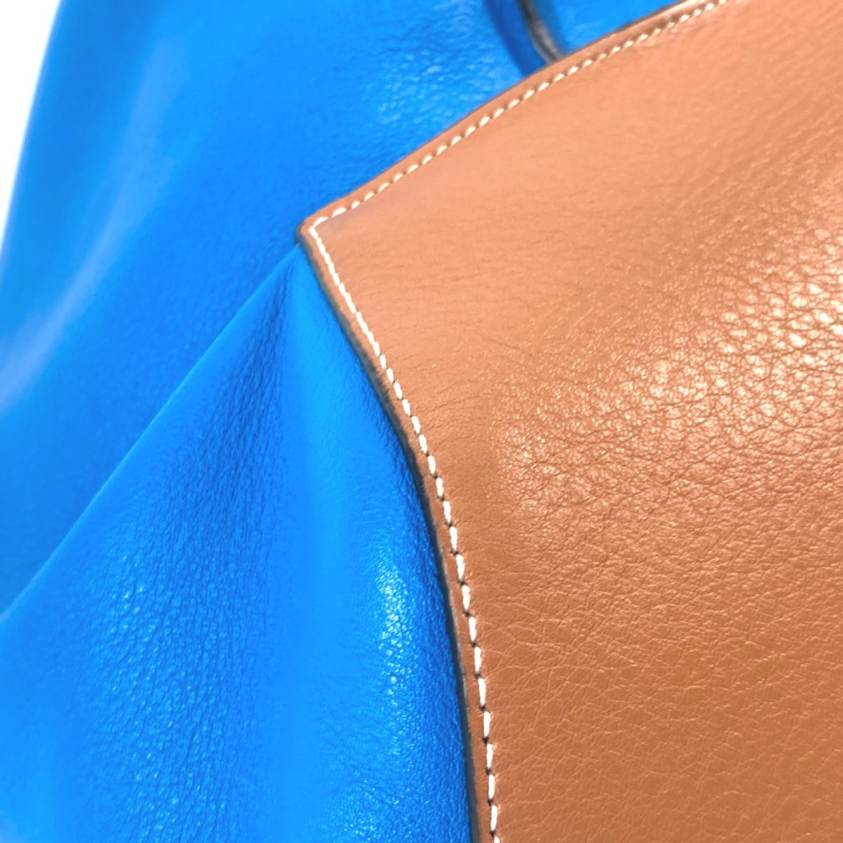 Loewe Blue Leather Shoulder Bag (Pre-Owned)