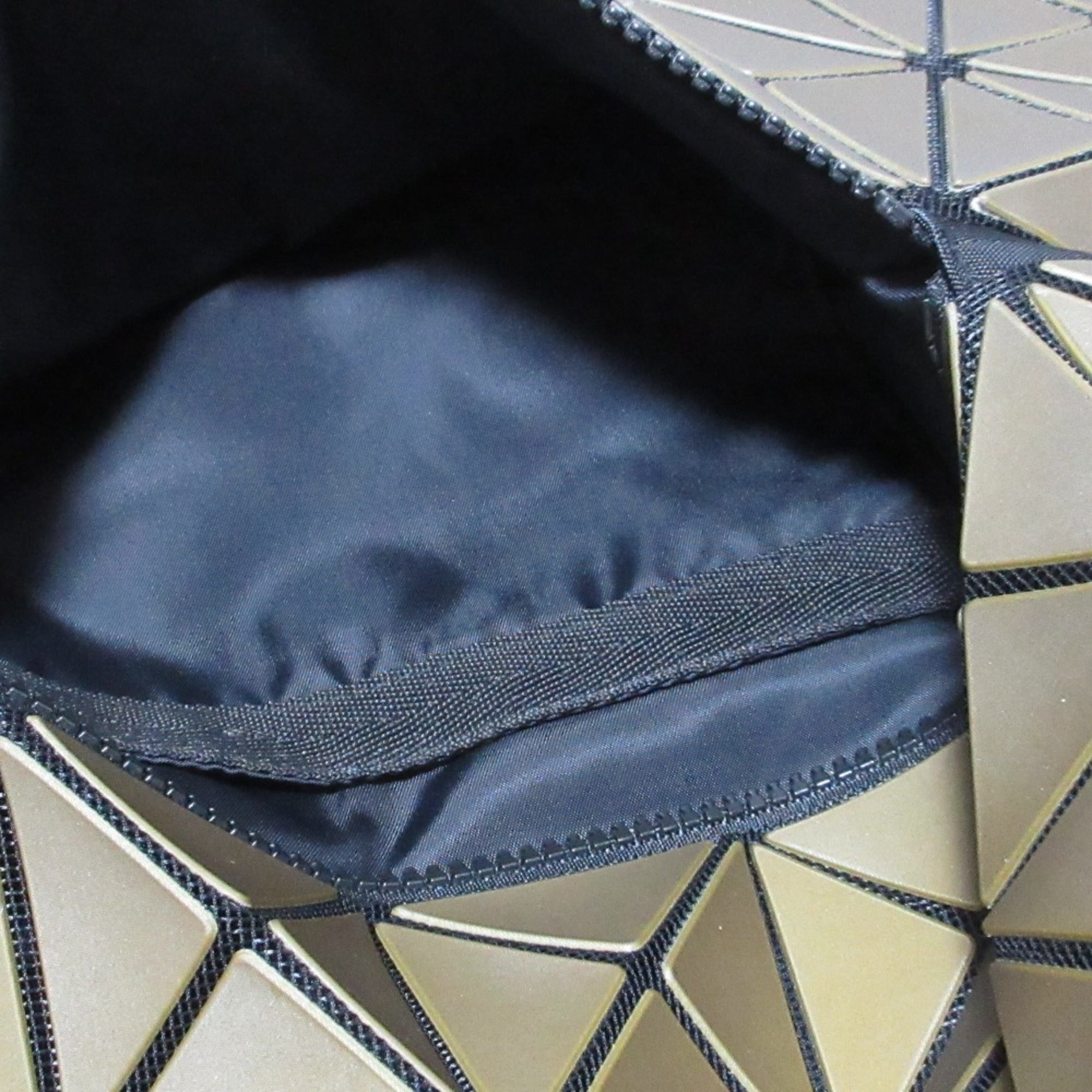 Bao Bao Issey Miyake Khaki Vinyl Polyester Nylon Brass Polyurethane Shoulder Bag (Pre-Owned)