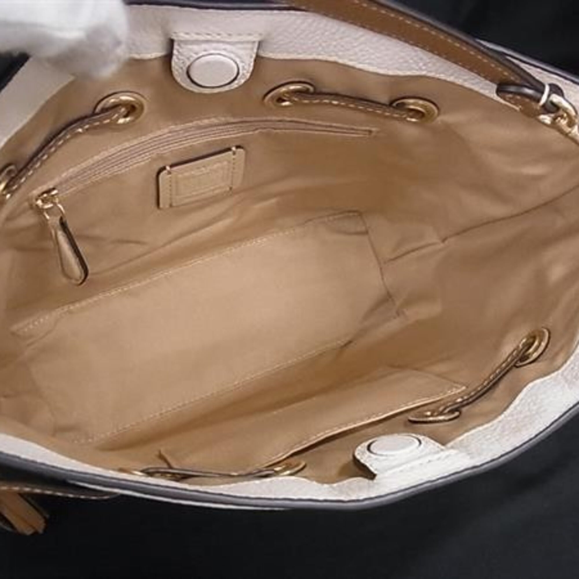 Coach White Leather Handbag Shoulder Bag (Pre-Owned)