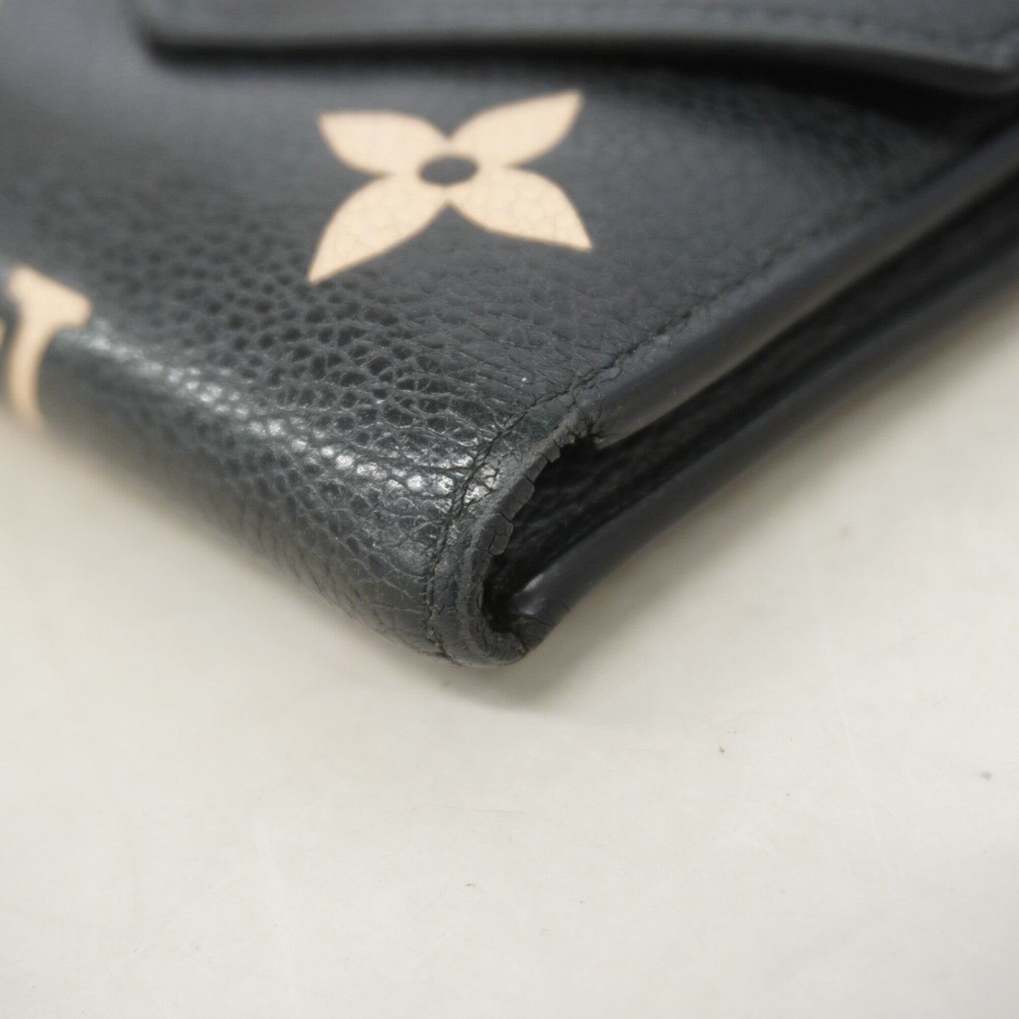 Louis Vuitton Beige Black Wallet (Tri-Fold) (Pre-Owned)