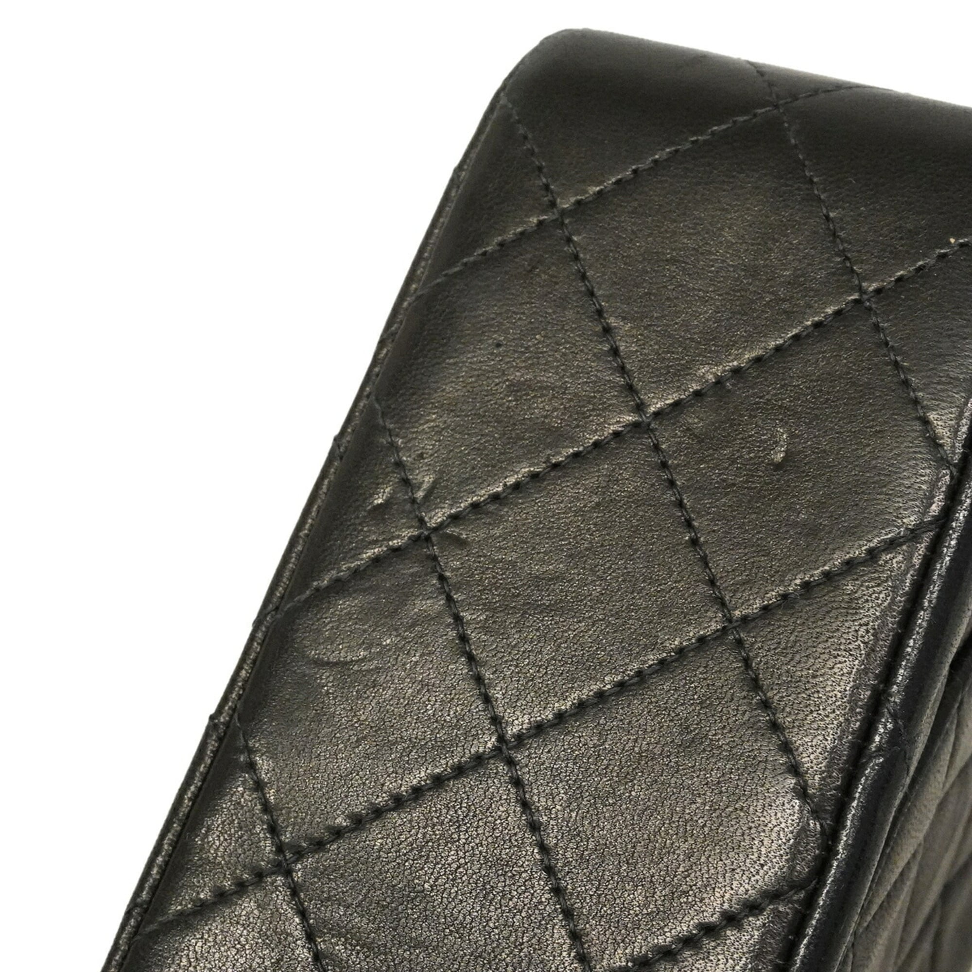 Chanel Black Leather Shoulder Bag (Pre-Owned)