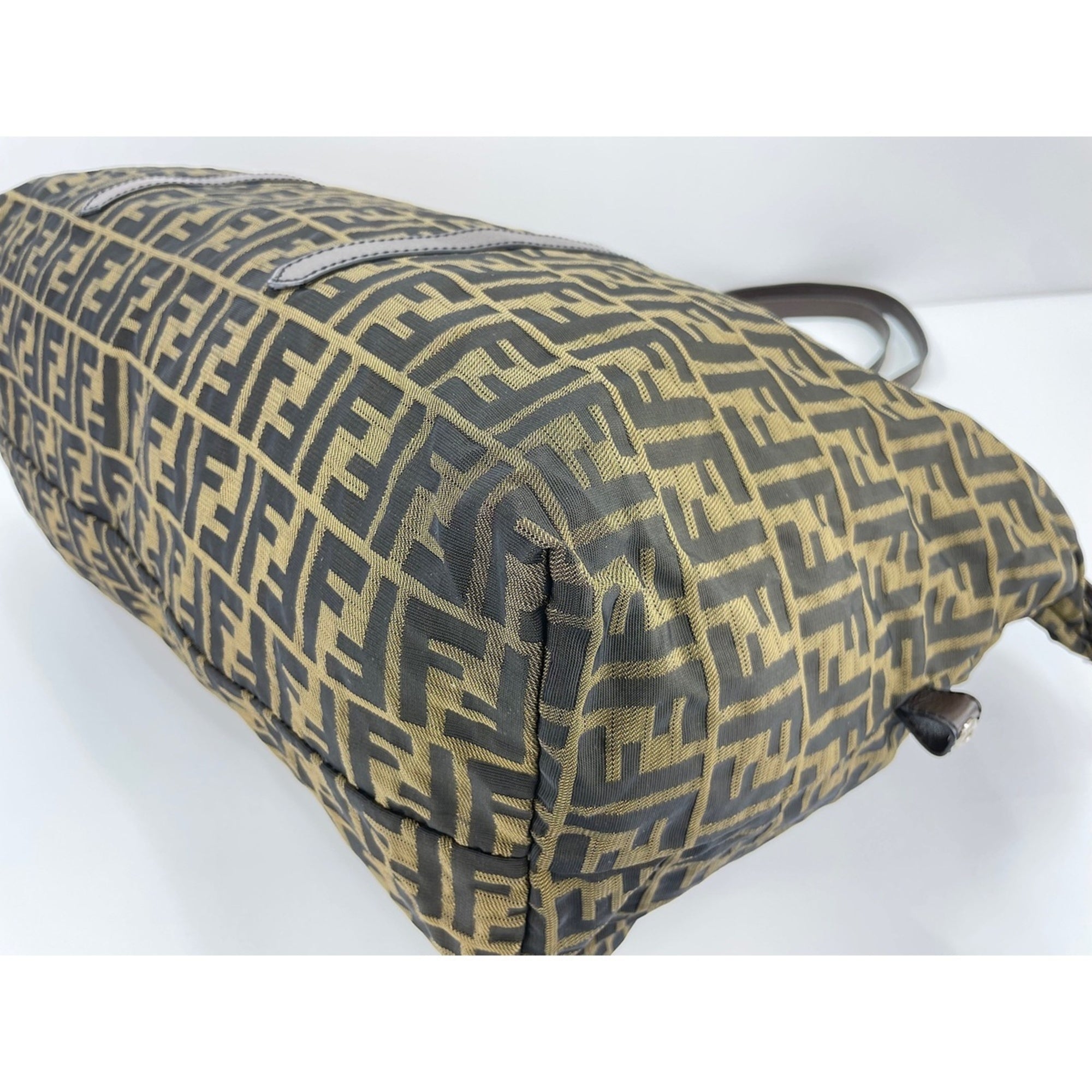 Fendi Brown Canvas Shoulder Bag (Pre-Owned)