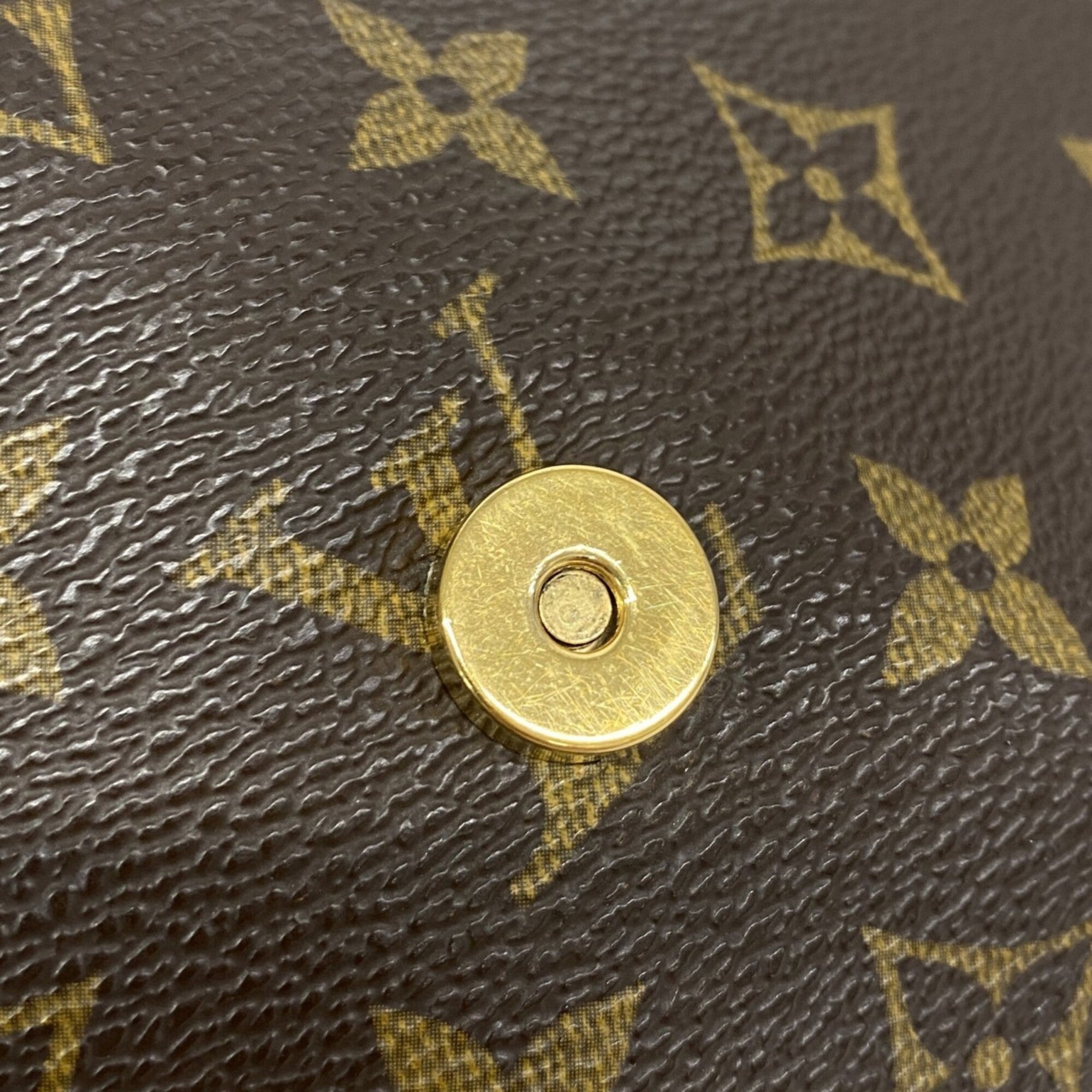 Louis Vuitton Brown Shoulder Bag (Pre-Owned)