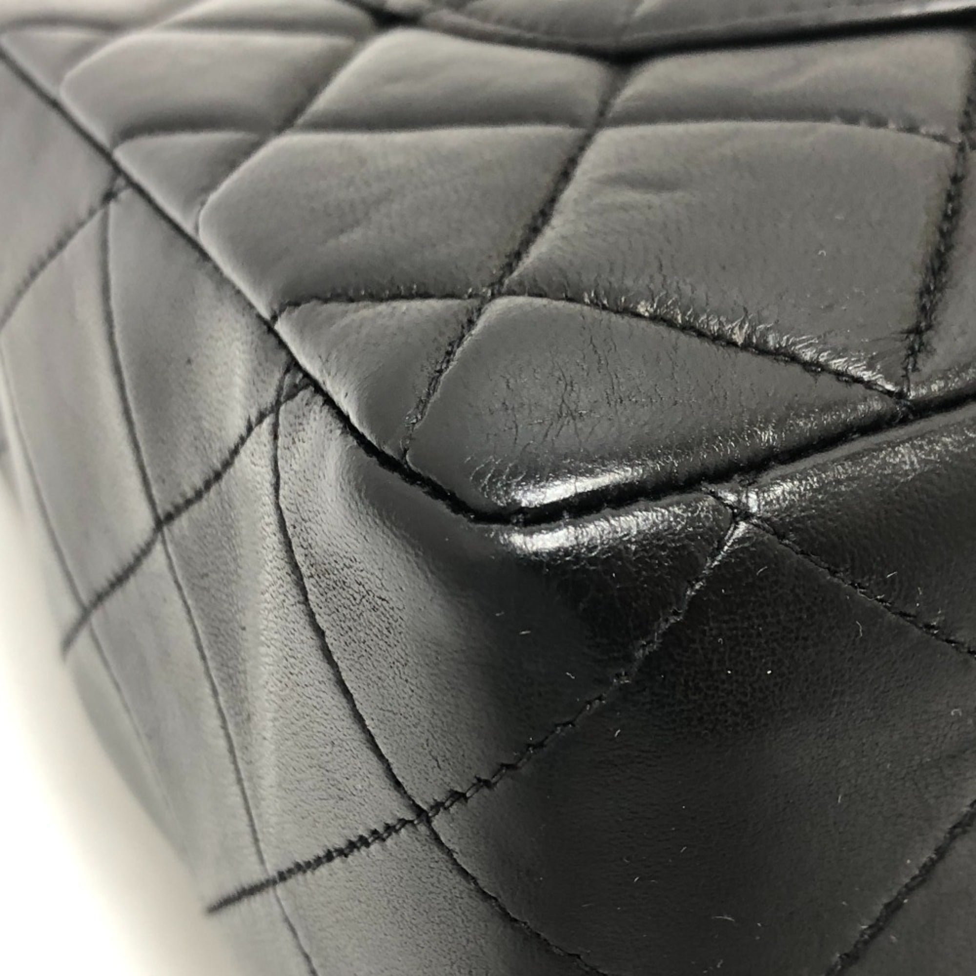 Chanel Black Leather Handbag Shoulder Bag (Pre-Owned)