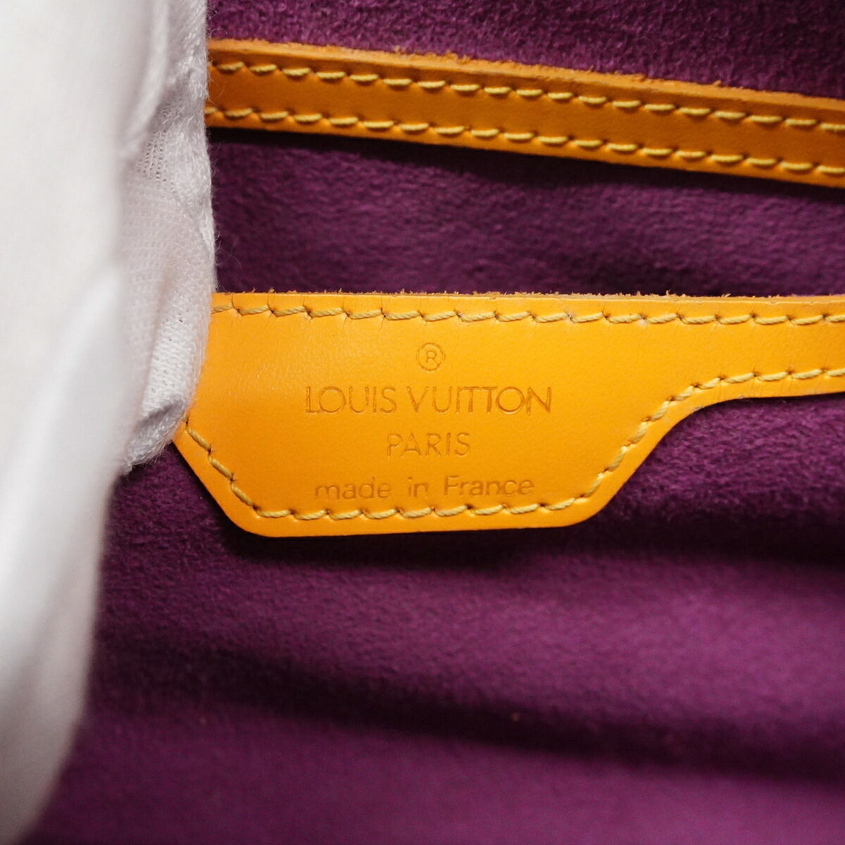Louis Vuitton Jaune Handbag (Pre-Owned)