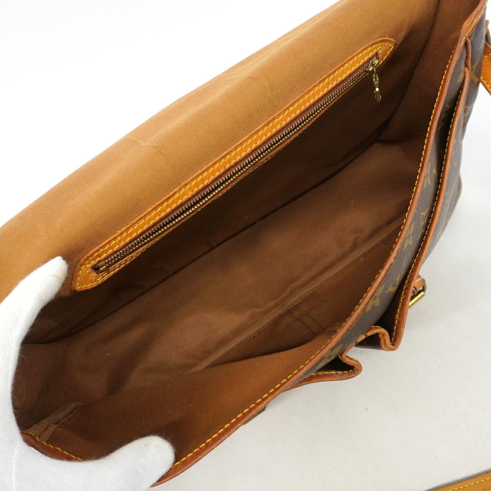 Louis Vuitton Brown Shoulder Bag (Pre-Owned)