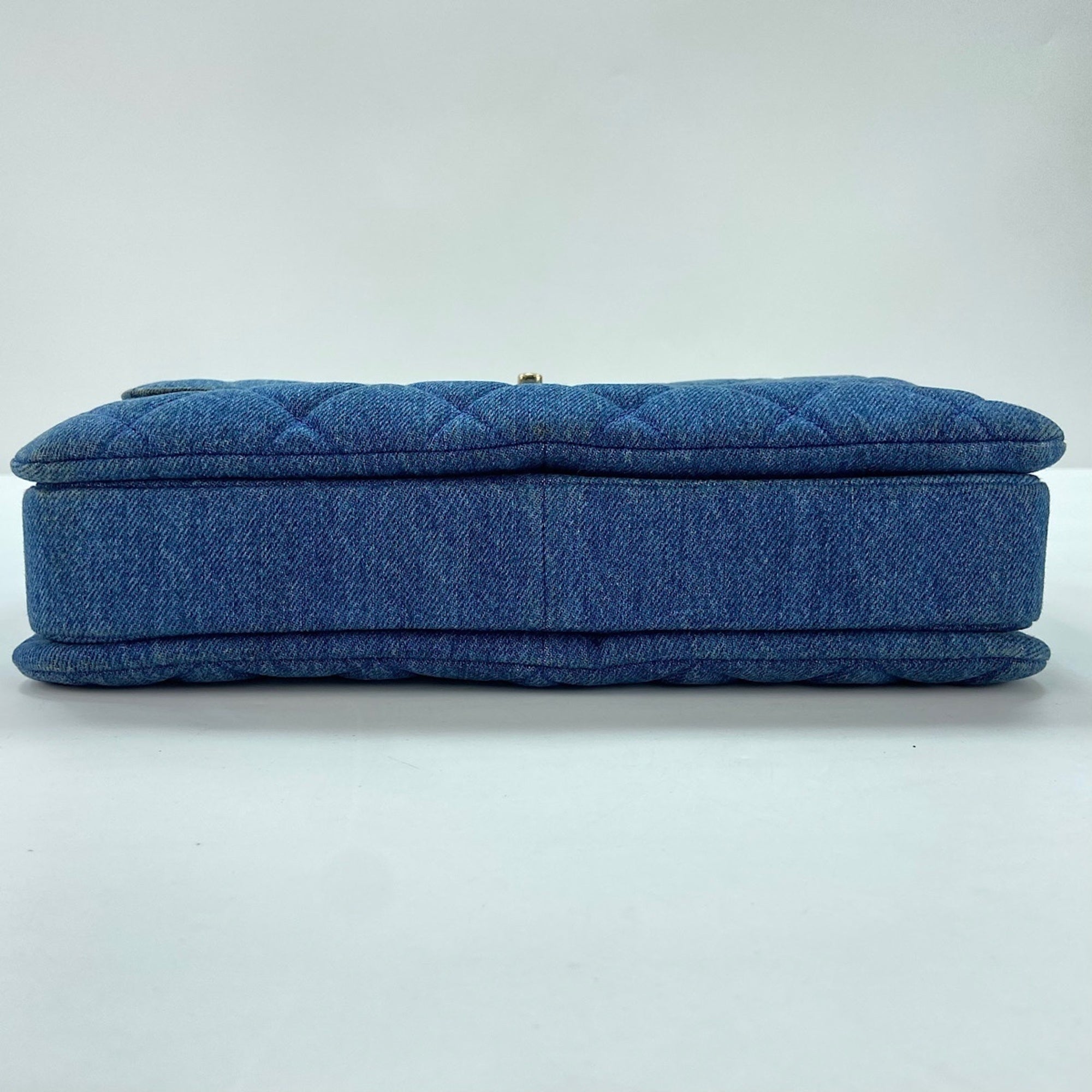 Chanel Blue Denim Handbag (Pre-Owned)