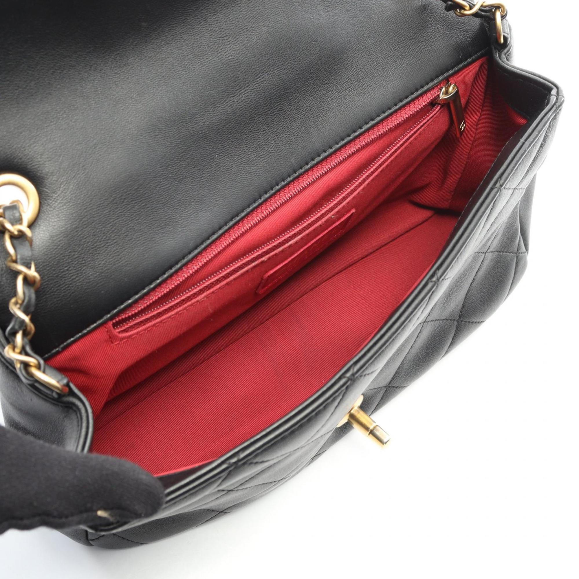 Chanel Black Leather Shoulder Bag (Pre-Owned)
