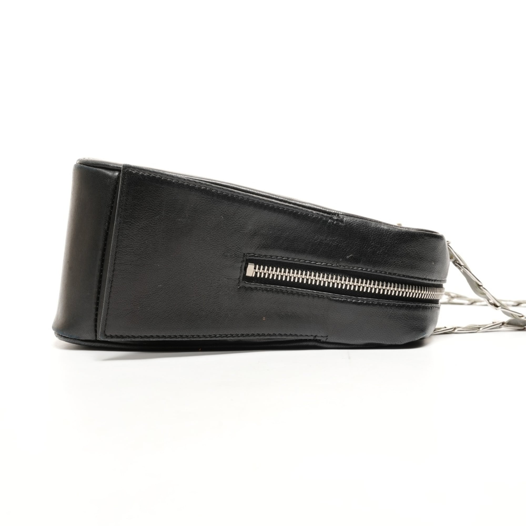 Chanel Black Shoulder Bag (Pre-Owned)