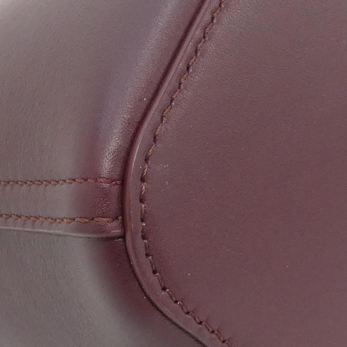 Loewe Burgundy Leather Handbag (Pre-Owned)