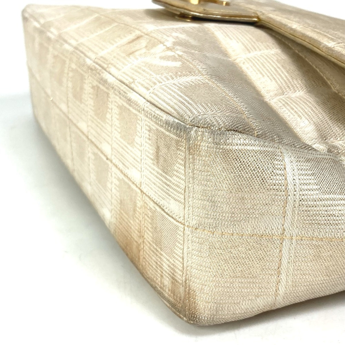 Chanel Beige Cloth Shoulder Bag (Pre-Owned)