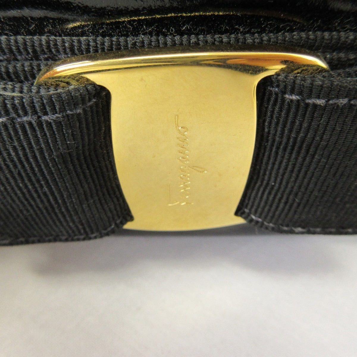 Salvatore Ferragamo Black Patent Leather Shoulder Bag (Pre-Owned)