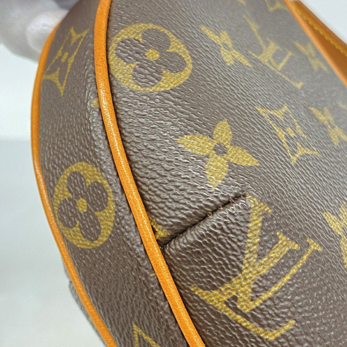 Louis Vuitton Brown Shoulder Bag (Pre-Owned)