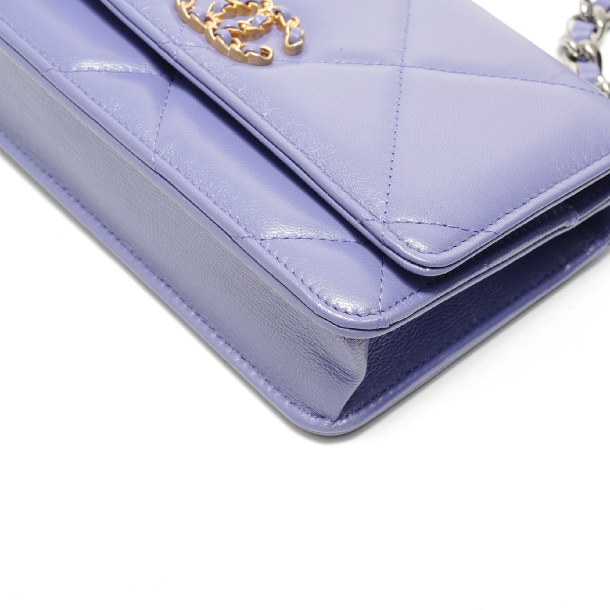 Chanel Matelasse Purple Shoulder Bag (Pre-Owned)