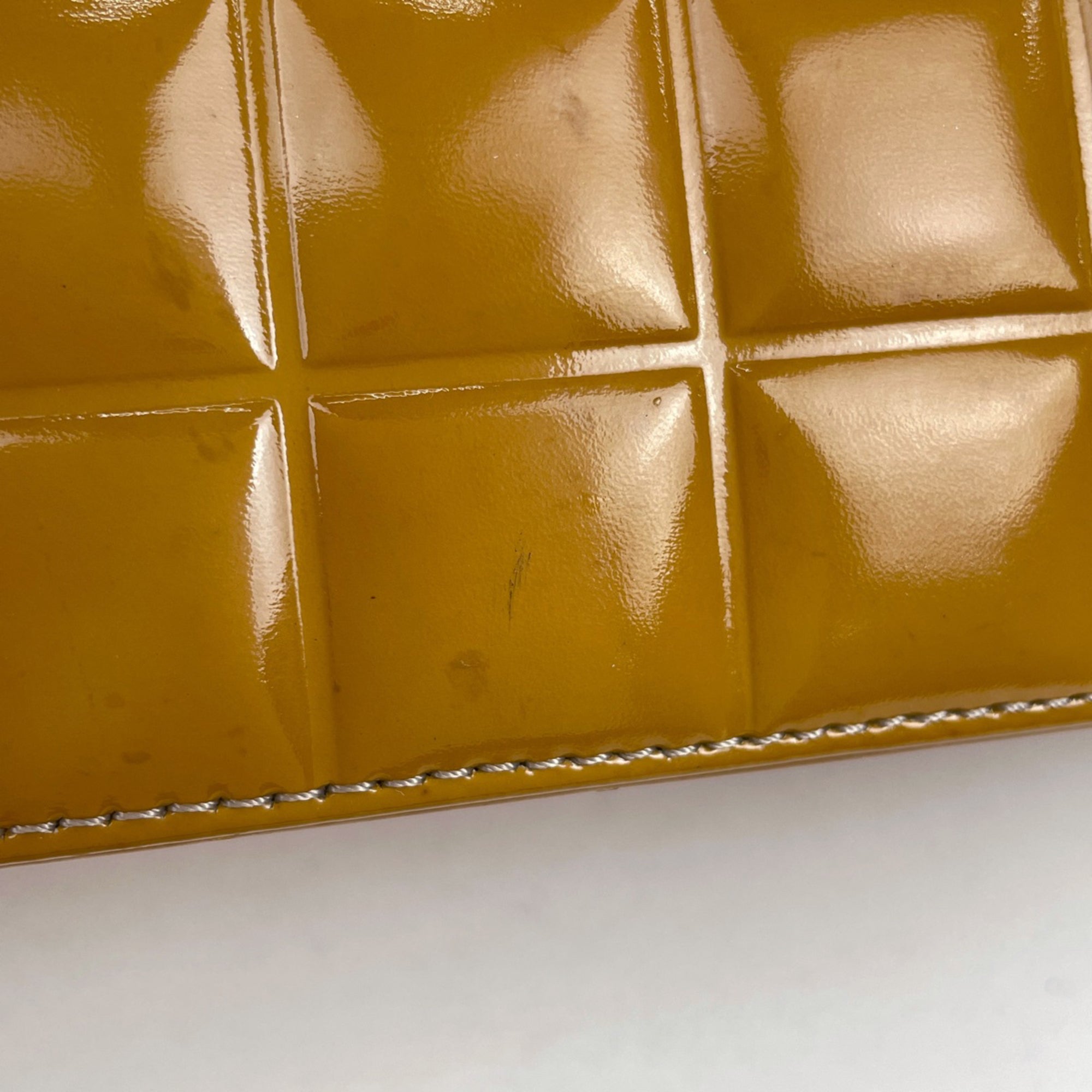 Chanel Brown Patent Leather Shoulder Bag (Pre-Owned)