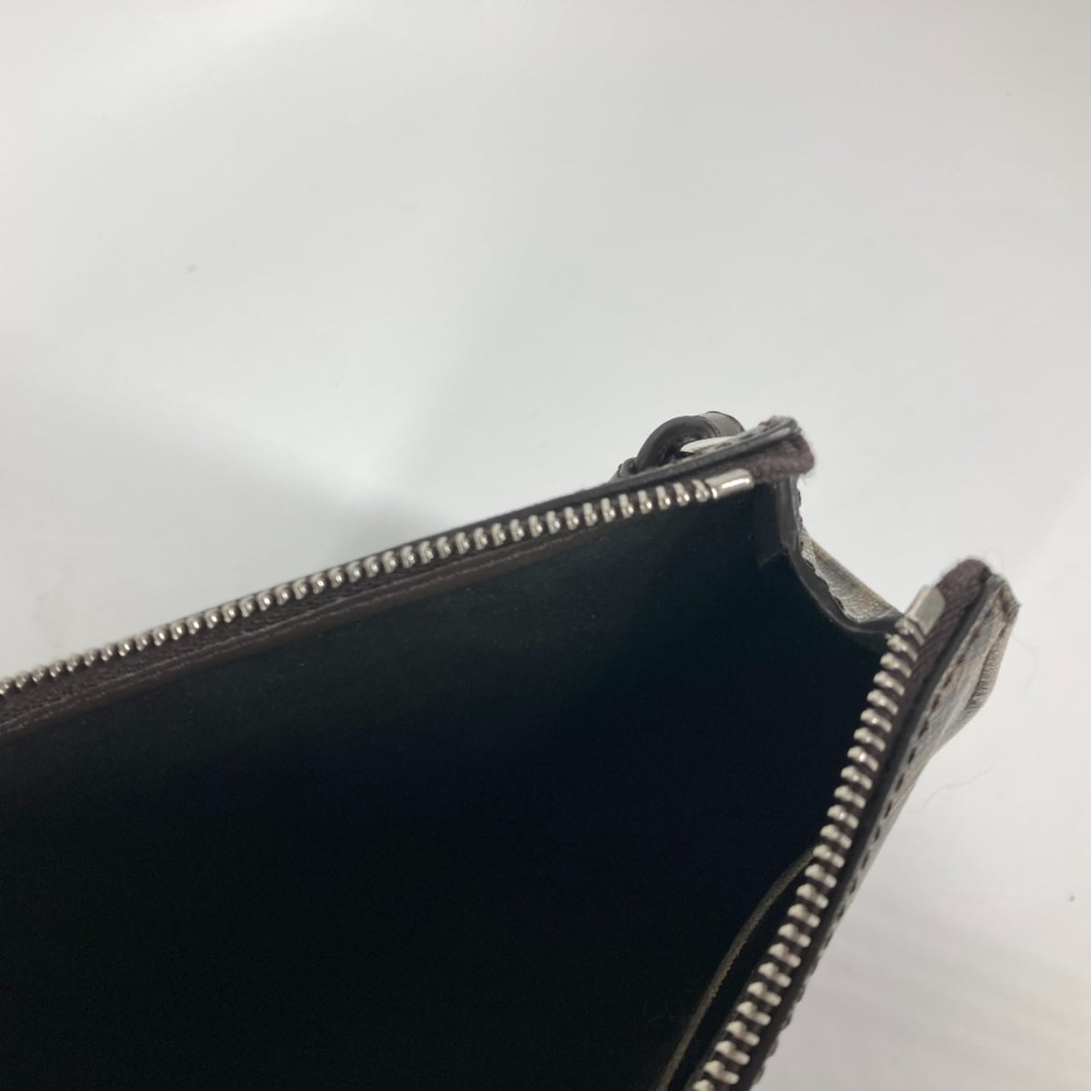 Fendi Brown Leather Clutch Bag (Pre-Owned)