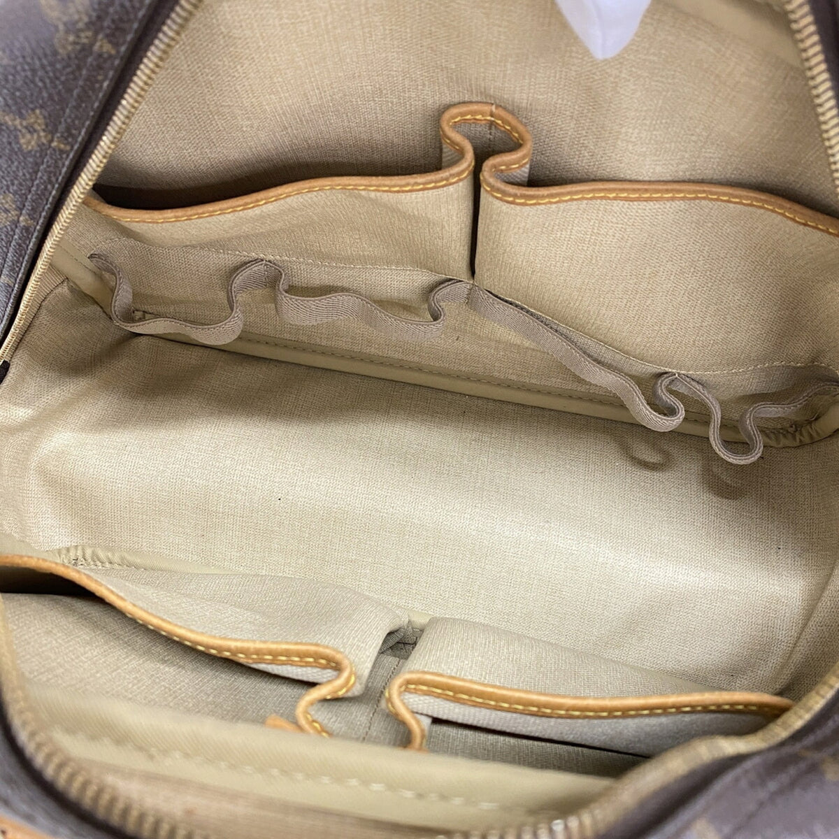 Louis Vuitton Brown Handbag (Pre-Owned)