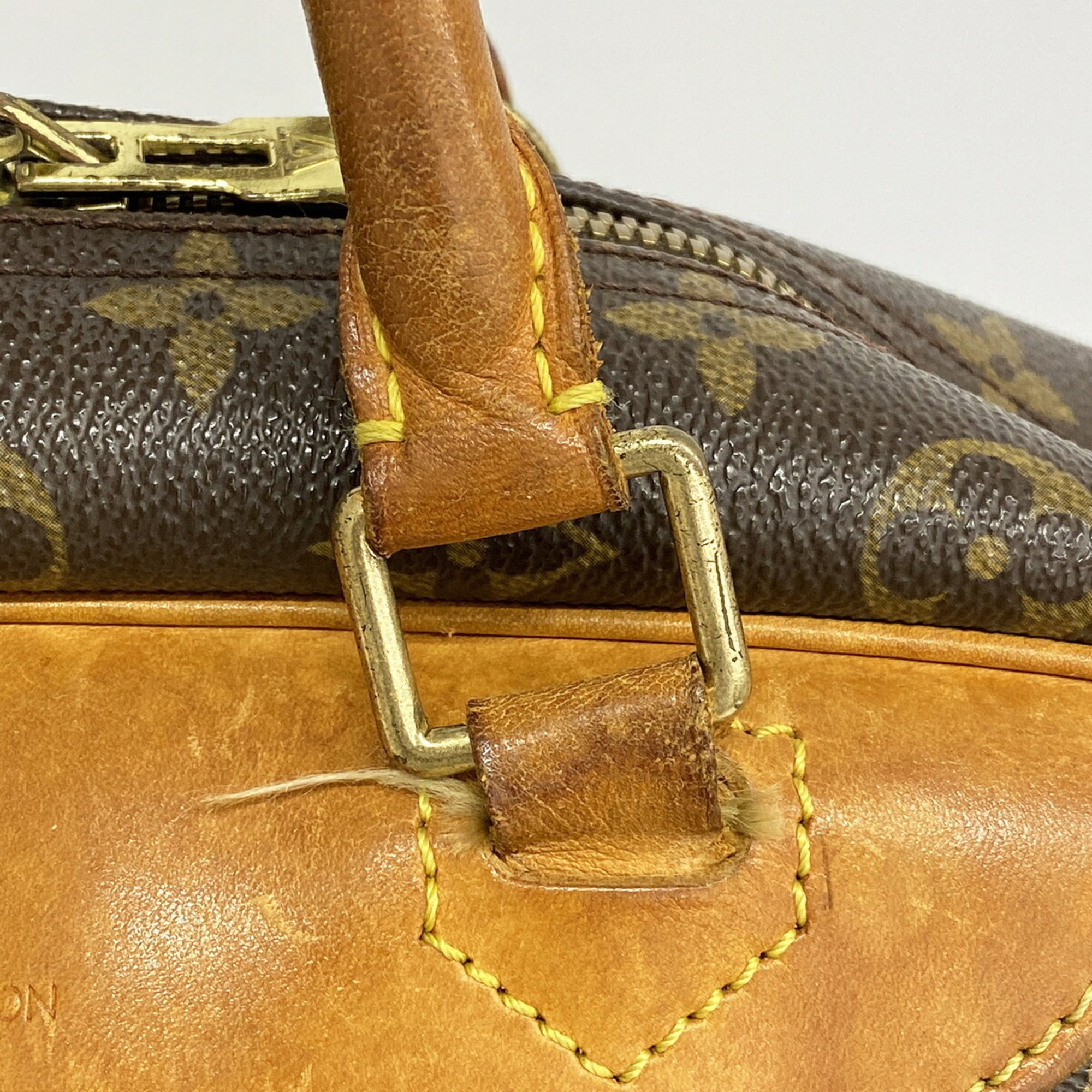 Louis Vuitton Brown Handbag (Pre-Owned)