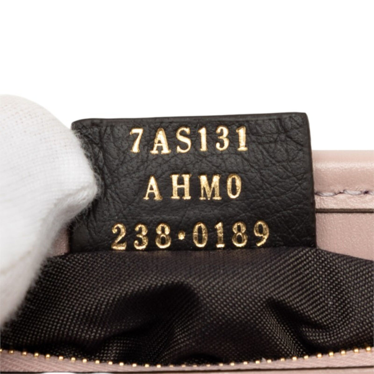 Fendi Pink Leather Pouch Shoulder Bag (Pre-Owned)