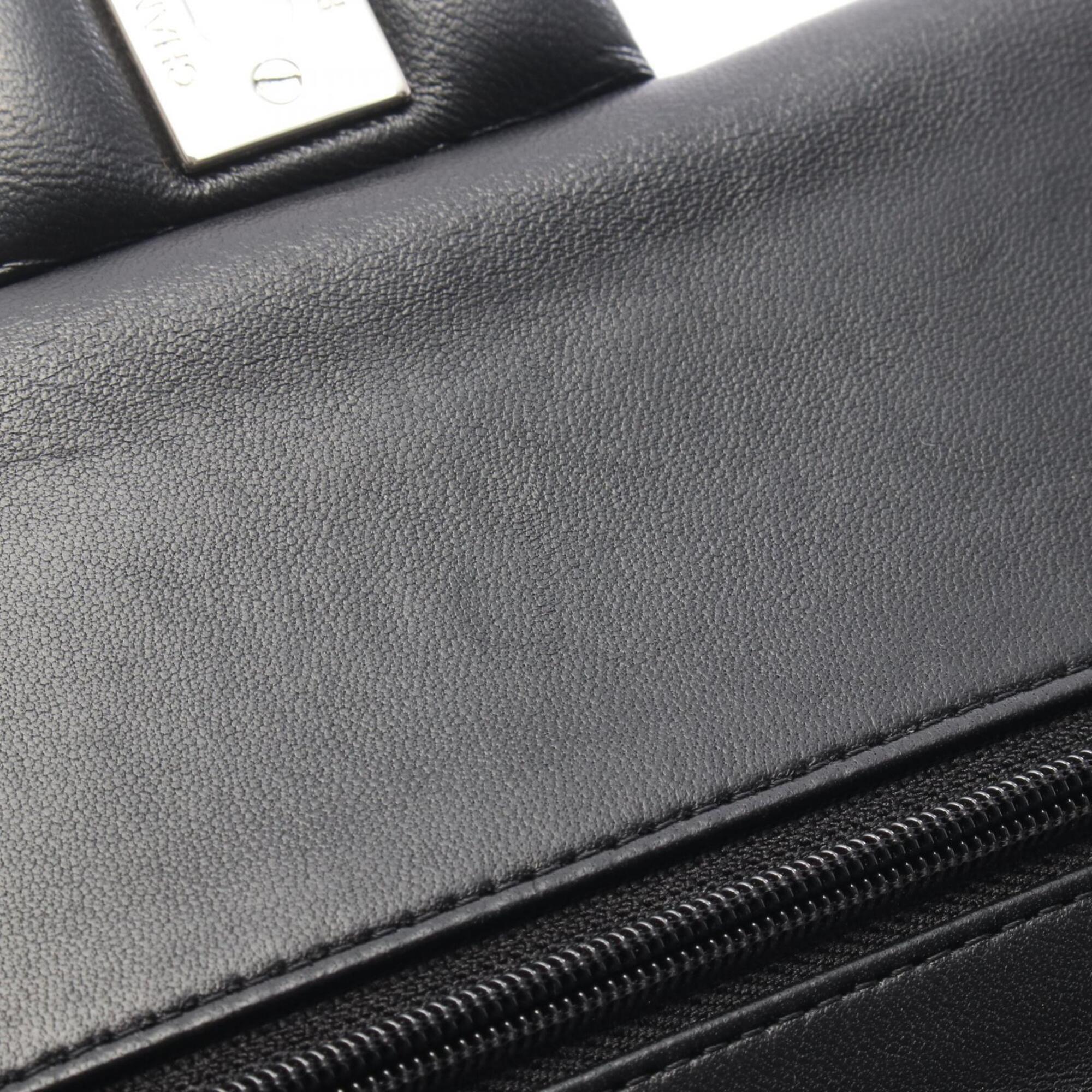 Chanel Black Leather Handbag Shoulder Bag (Pre-Owned)