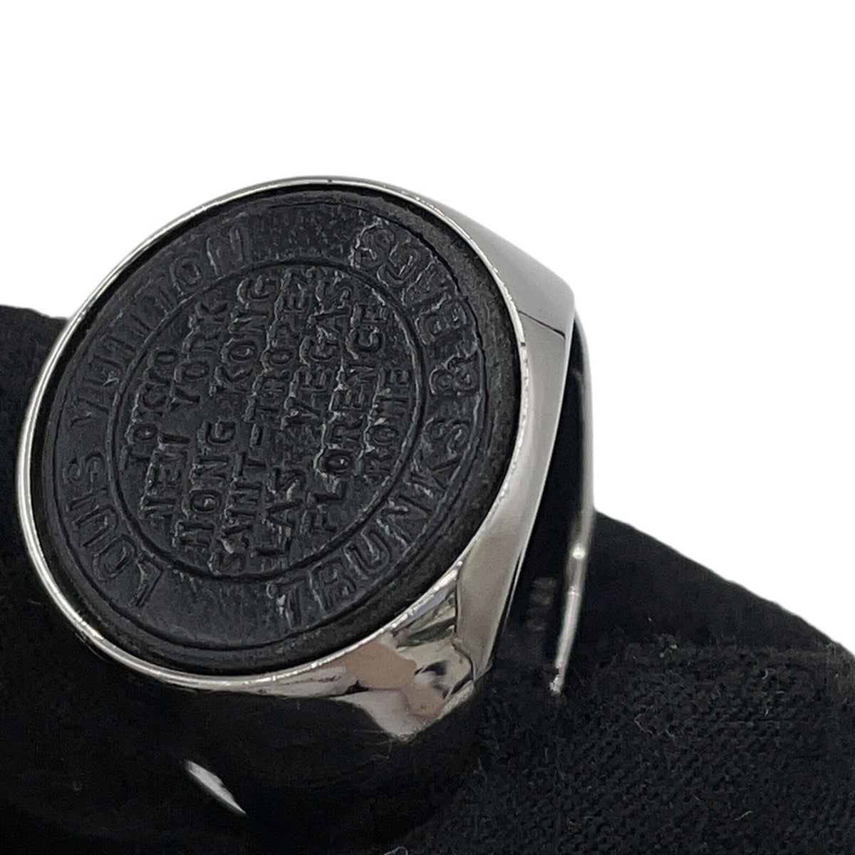 Louis Vuitton Silver Noir Metal Band Ring (Pre-Owned)