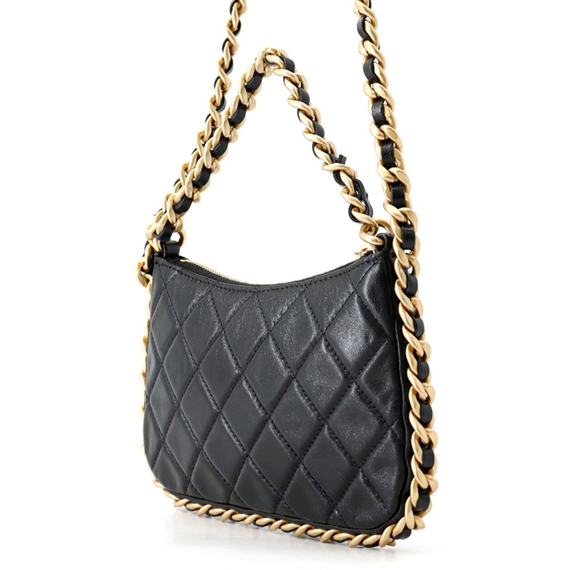 Chanel Black Leather Shoulder Bag (Pre-Owned)
