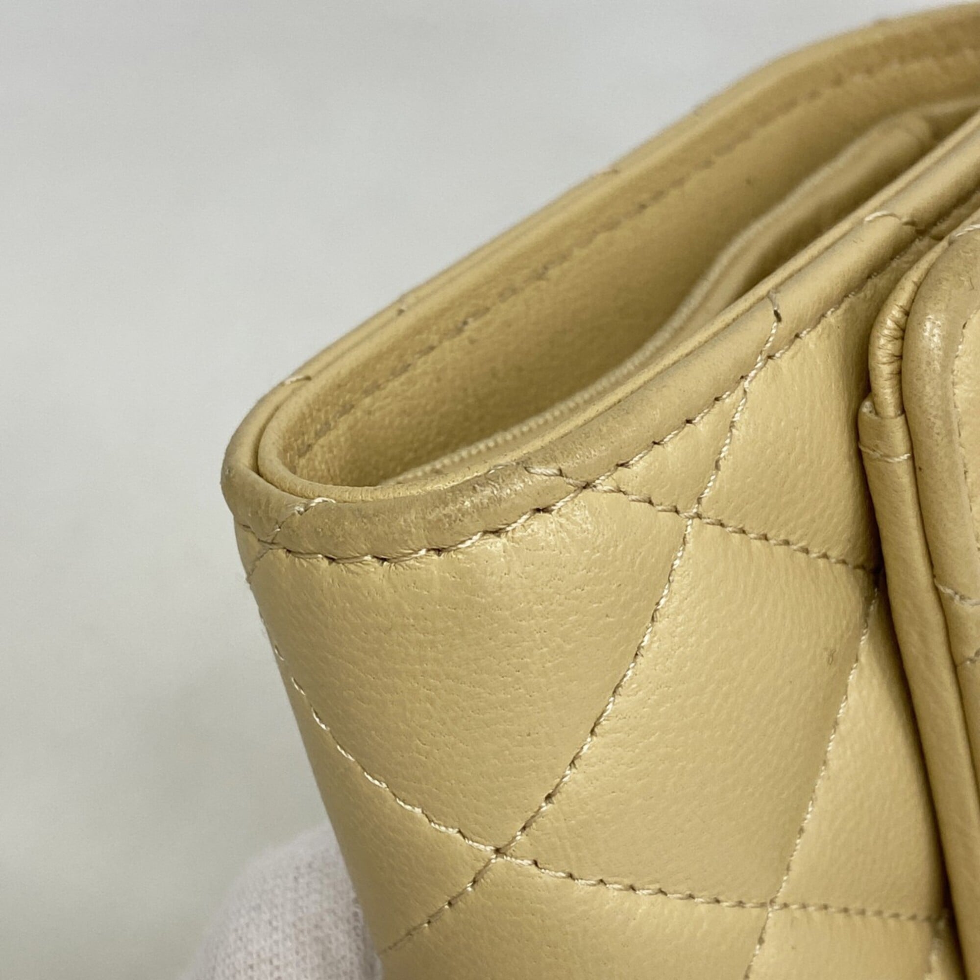 Chanel Beige Leather Wallet (Tri-Fold) (Pre-Owned)