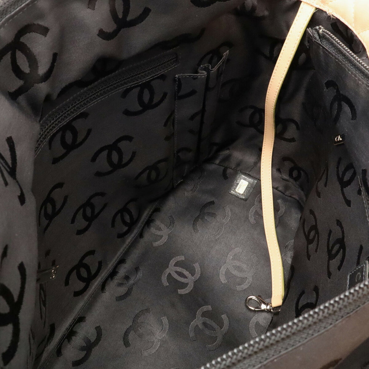 Chanel Beige Black Leather Shoulder Bag Tote Bag (Pre-Owned)