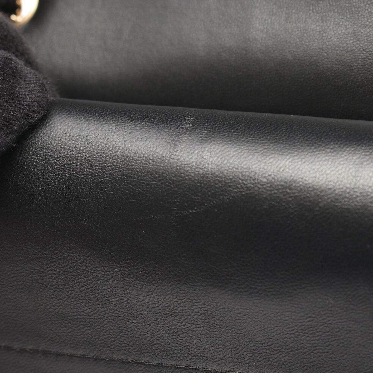 Chanel Black Leather Handbag Shoulder Bag (Pre-Owned)