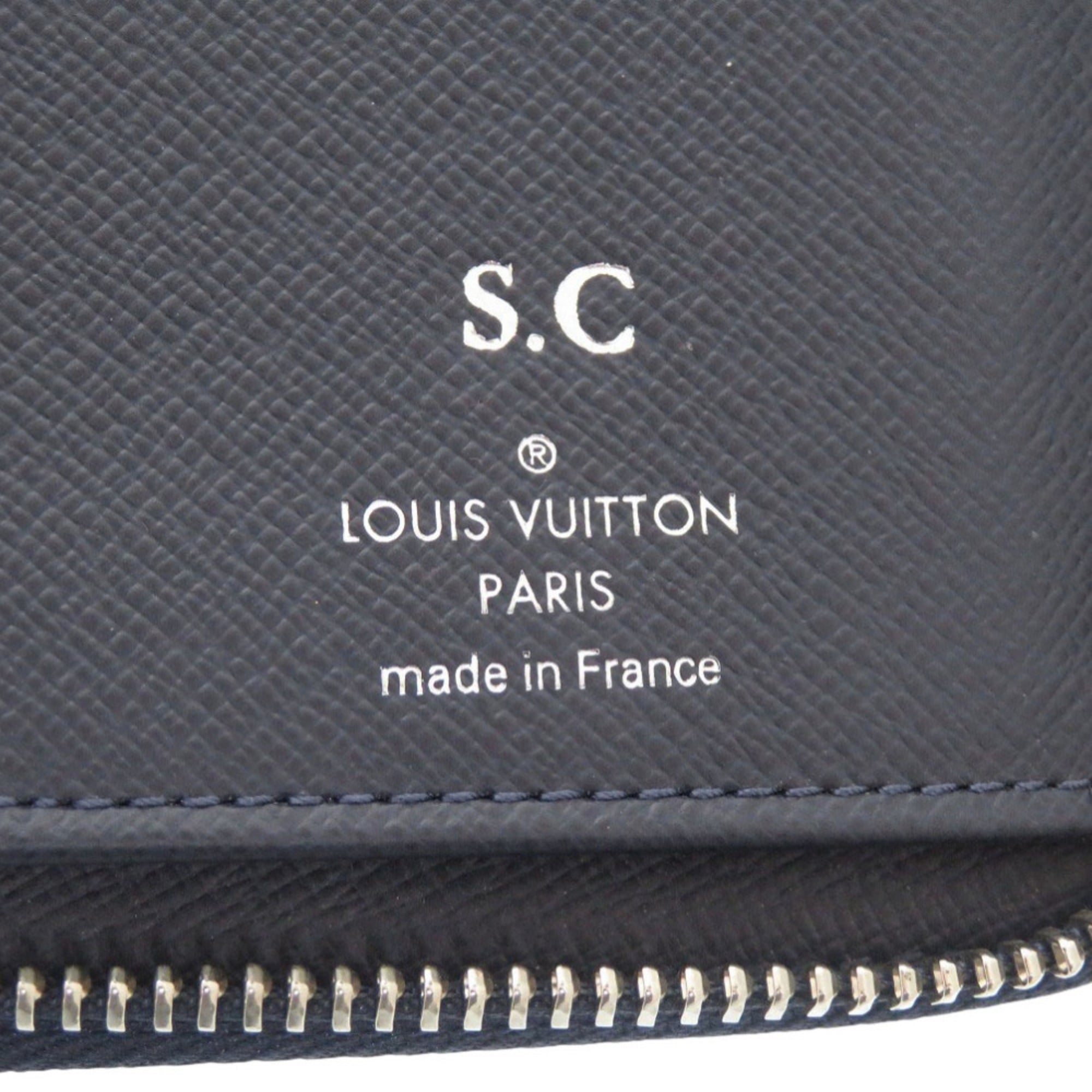Louis Vuitton Navy Taiga Leather Long Wallet (Bi-Fold) (Pre-Owned)