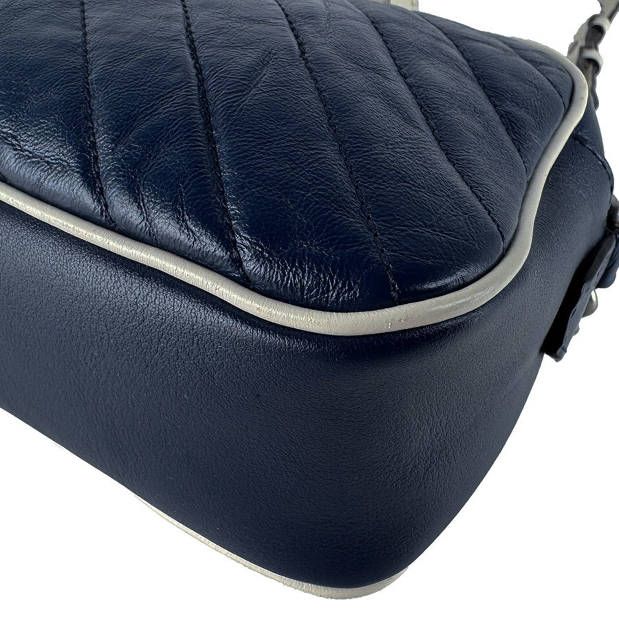 Gucci Ivory Navy Leather Shoulder Bag (Pre-Owned)