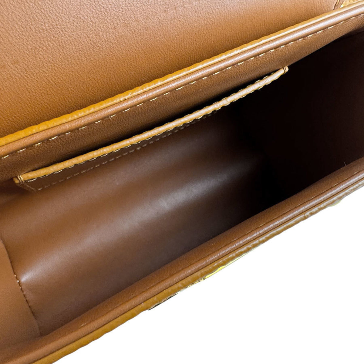 Louis Vuitton Camel Epi Leather Shoulder Bag (Pre-Owned)