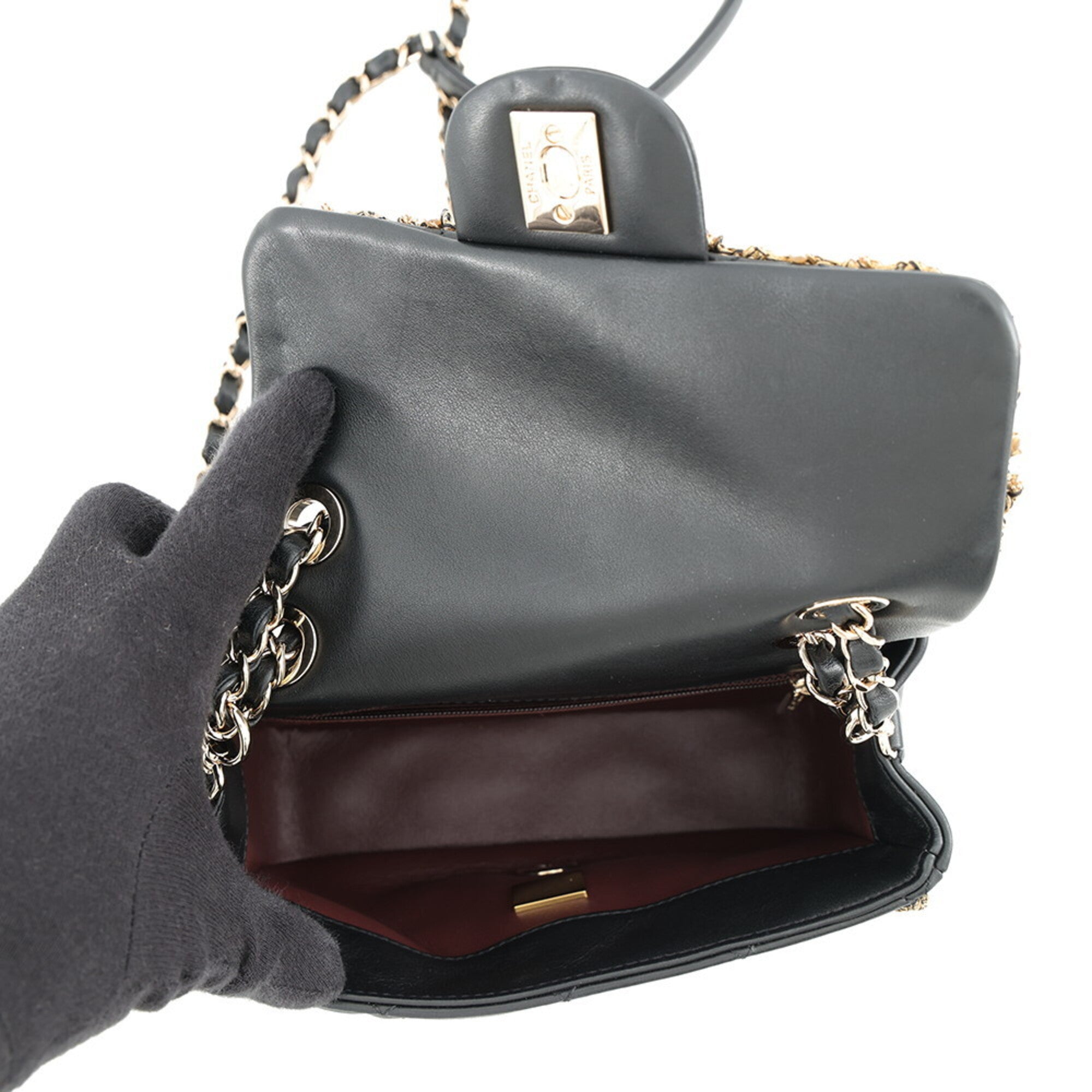 Chanel Matelasse Black Leather Handbag Shoulder Bag (Pre-Owned)