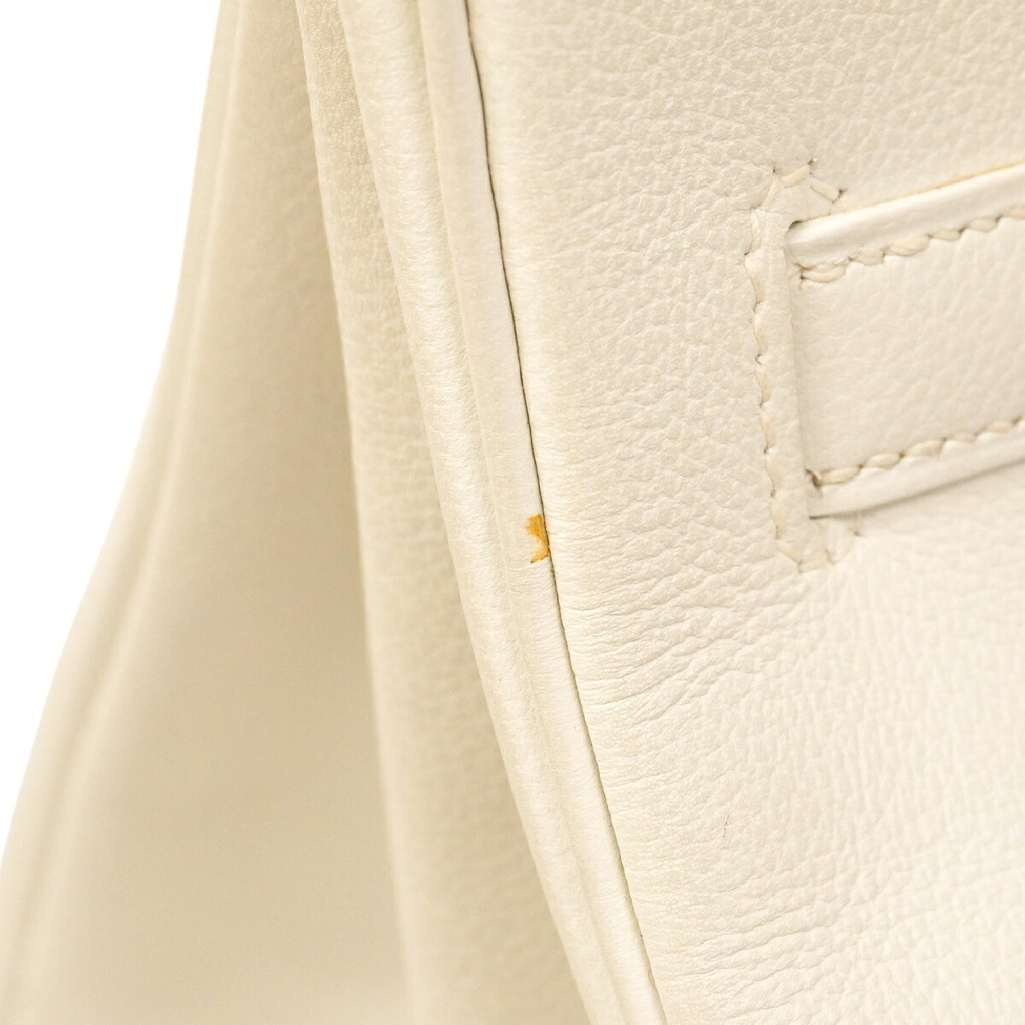 Hermes White Courchevel Leather Handbag (Pre-Owned)