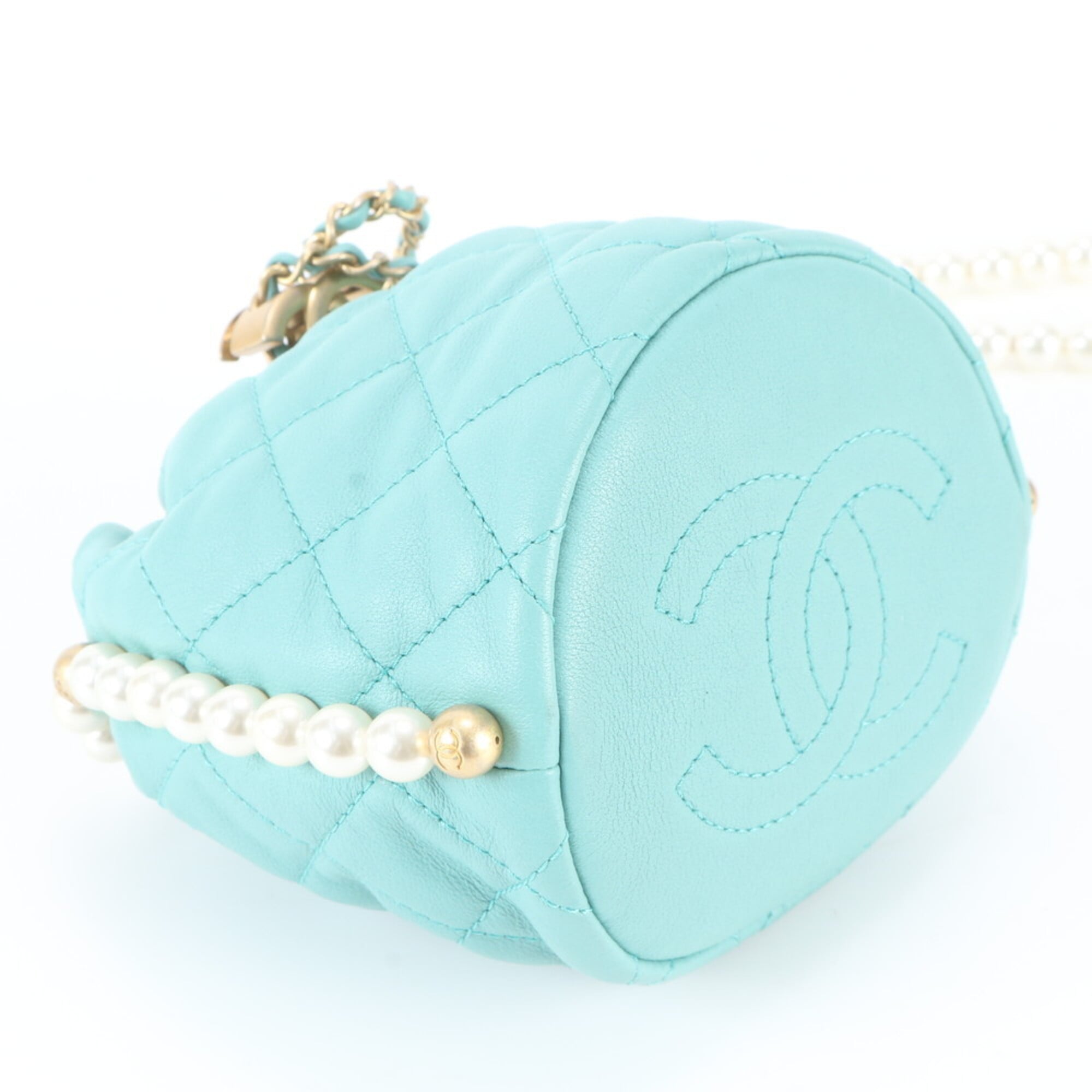 Chanel Blue Leather Shoulder Bag (Pre-Owned)