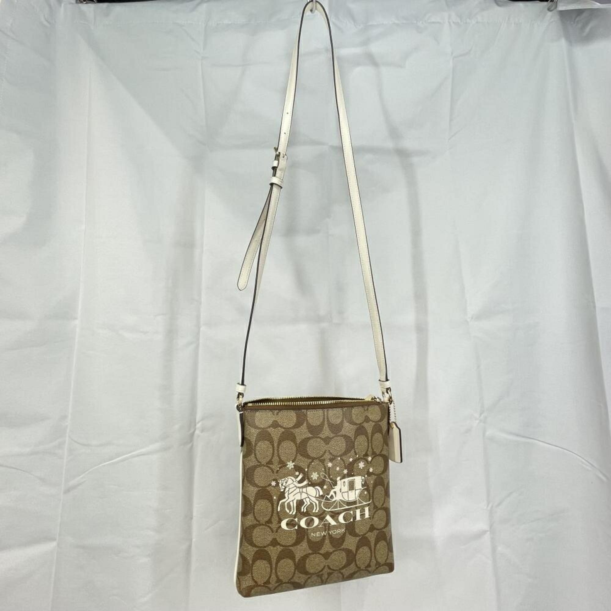 Coach Beige Shoulder Bag (Pre-Owned)