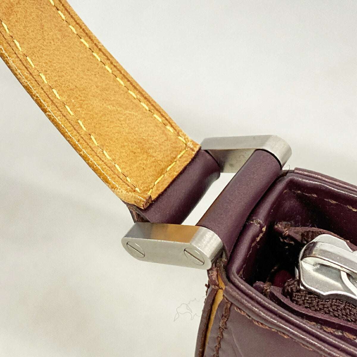 Louis Vuitton Violet Handbag (Pre-Owned)