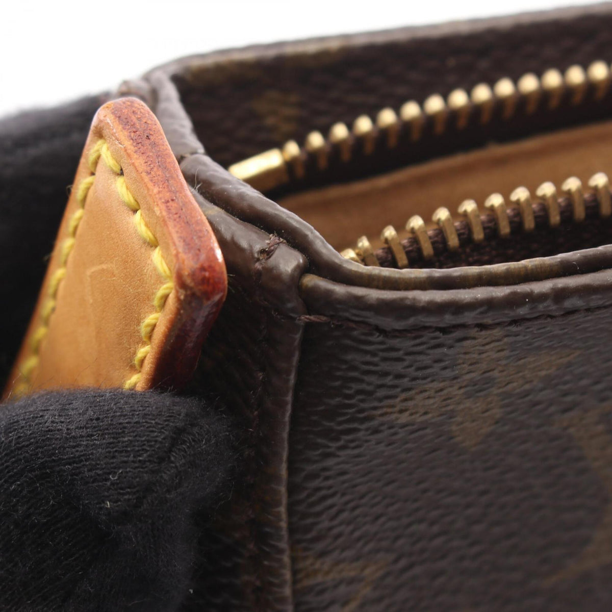 Louis Vuitton Brown Coated Canvas Leather Handbag Shoulder Bag (Pre-Owned)