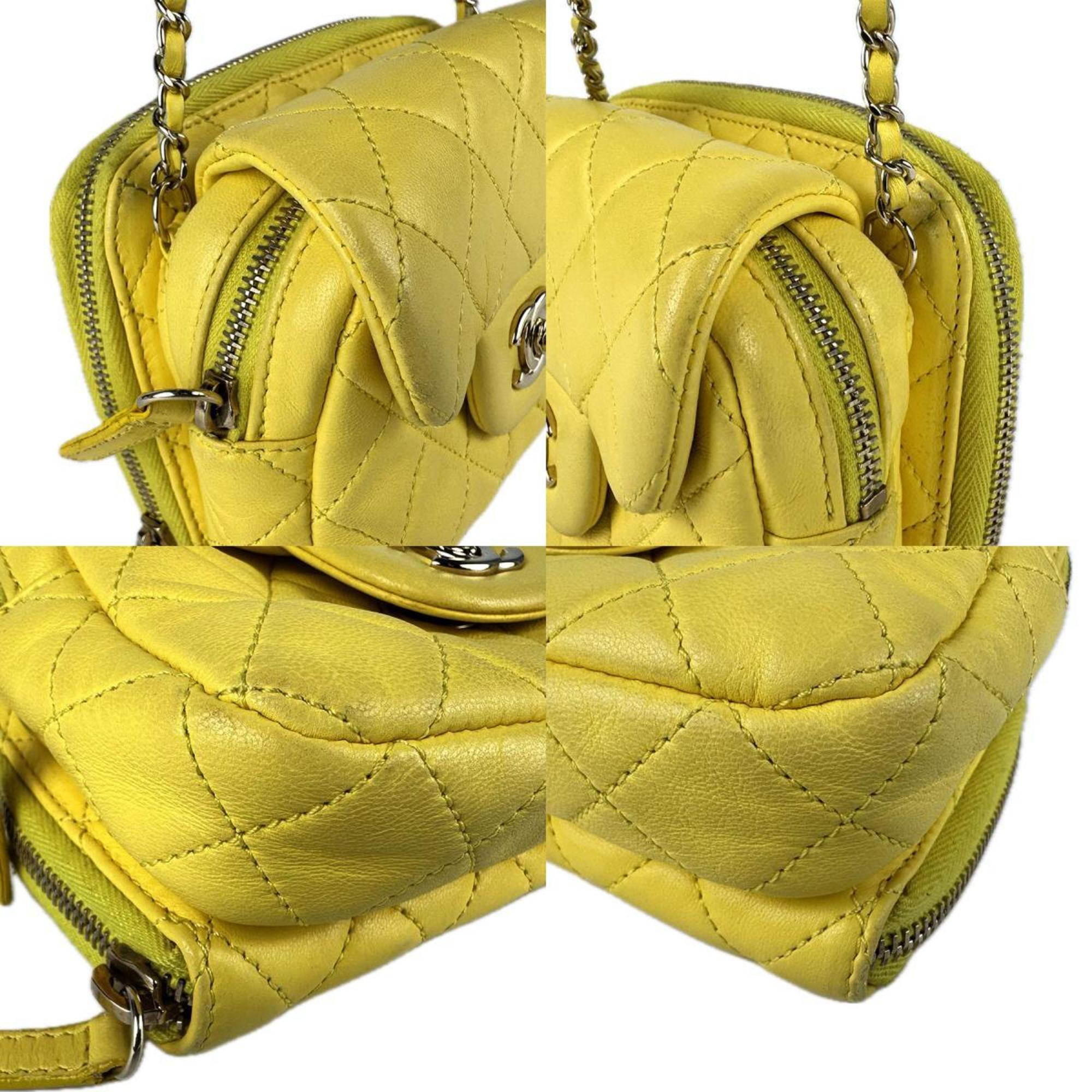 Chanel Yellow Leather Shoulder Bag (Pre-Owned)