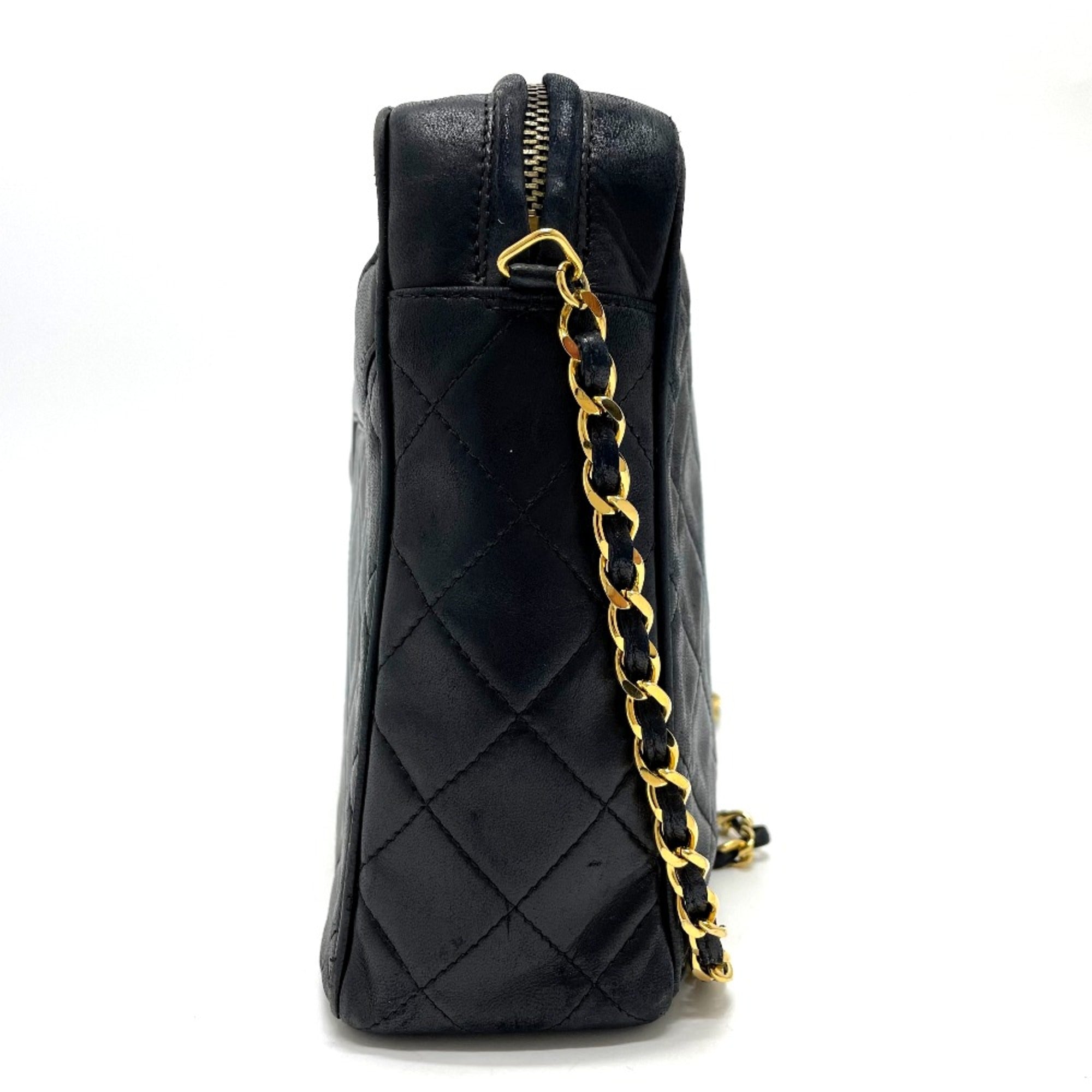 Chanel Black Leather Shoulder Bag (Pre-Owned)