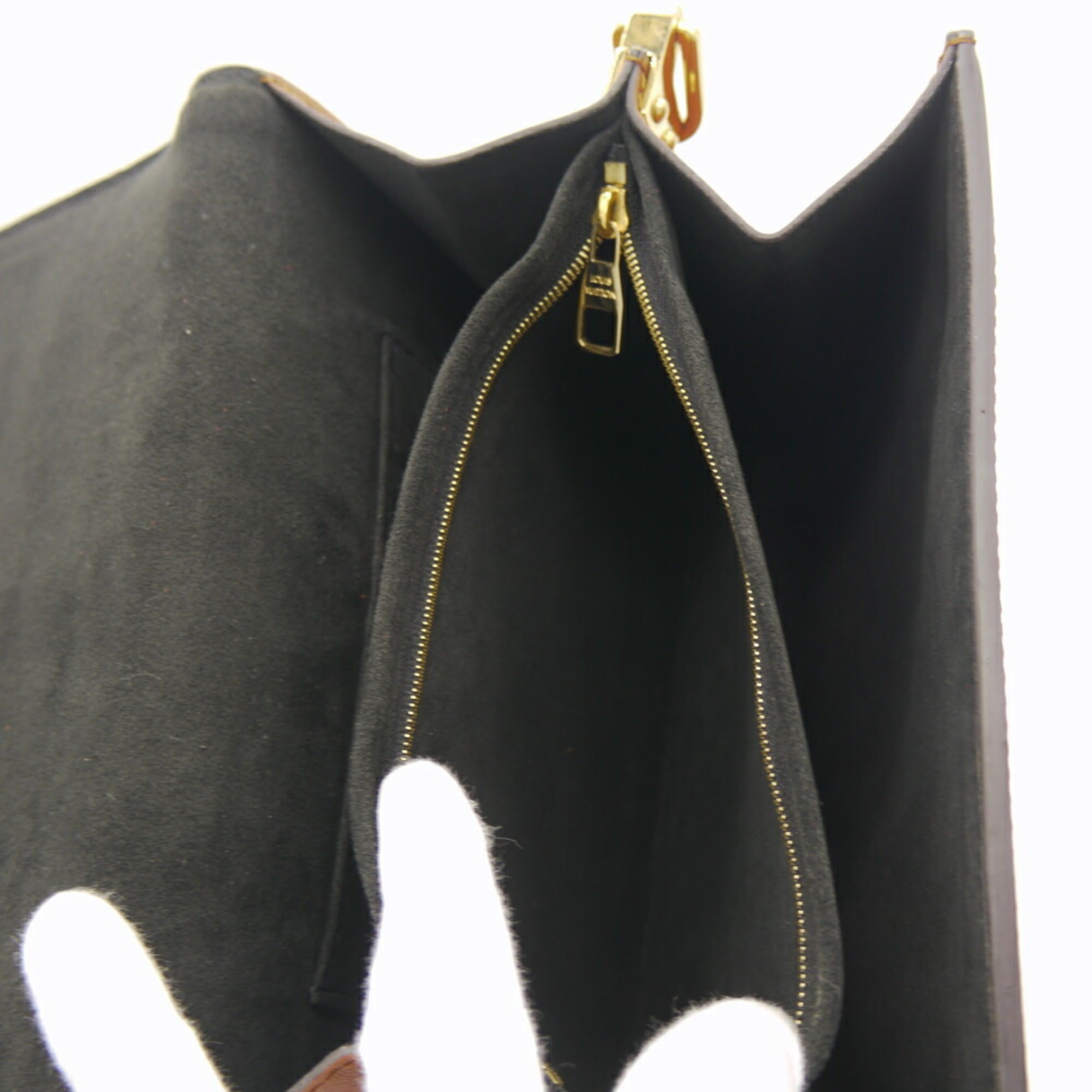 Louis Vuitton Leather Shoulder Bag (Pre-Owned)
