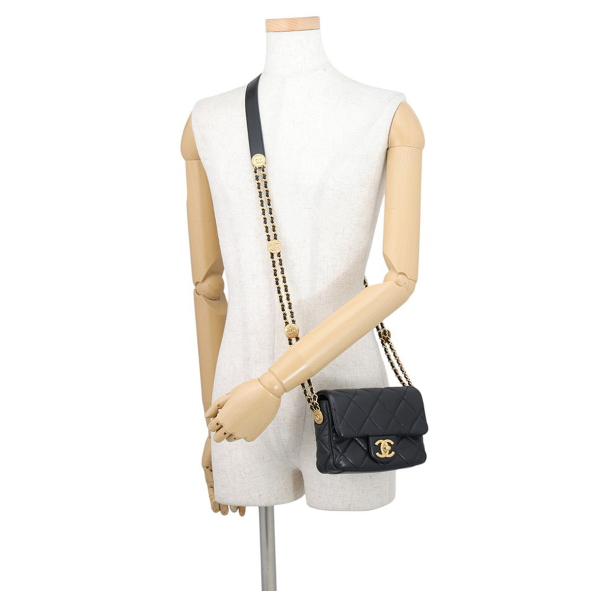 Chanel Matelasse Black Grained Calfskin Shoulder Bag (Pre-Owned)