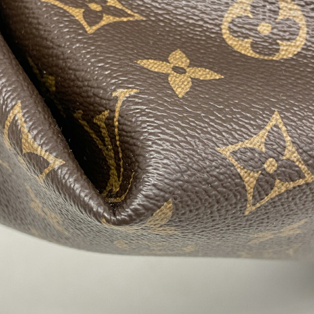 Louis Vuitton Brown Handbag (Pre-Owned)