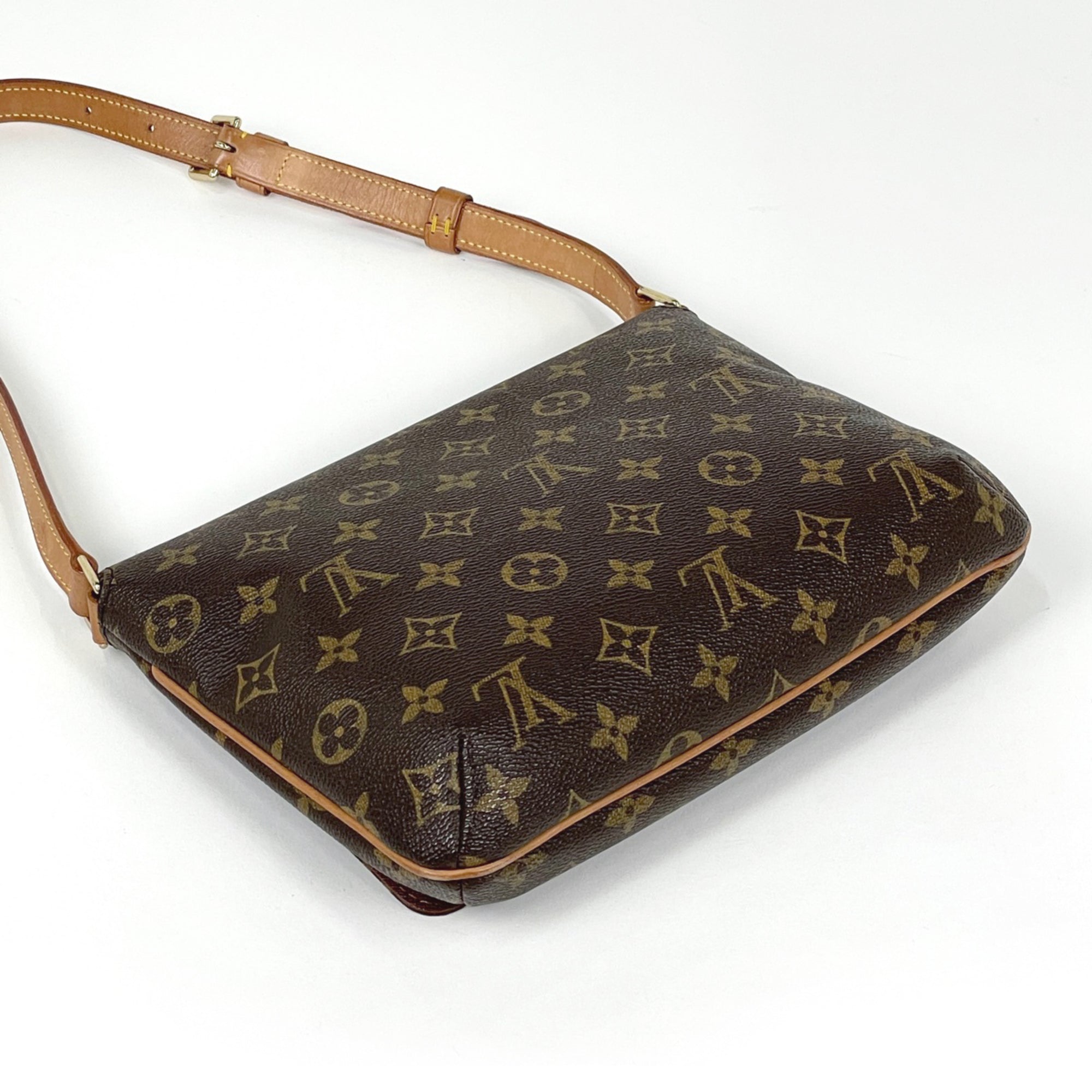 Louis Vuitton Brown Monogram Monogram Shoulder Bag (Pre-Owned)