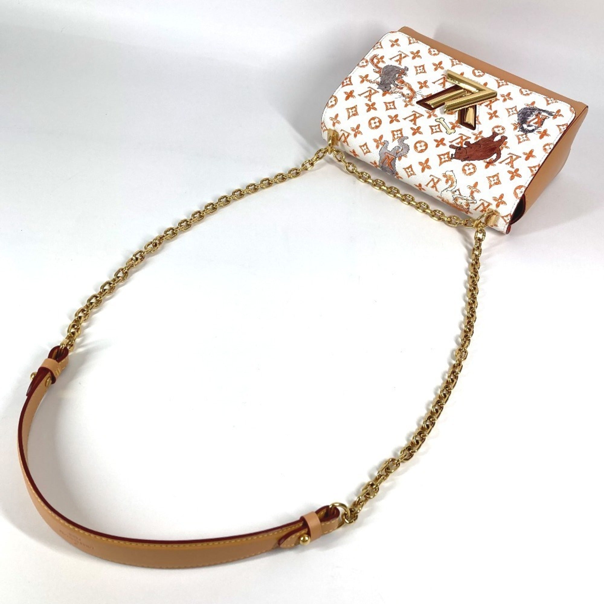 Louis Vuitton Blanc White Monogram Shoulder Bag (Pre-Owned)