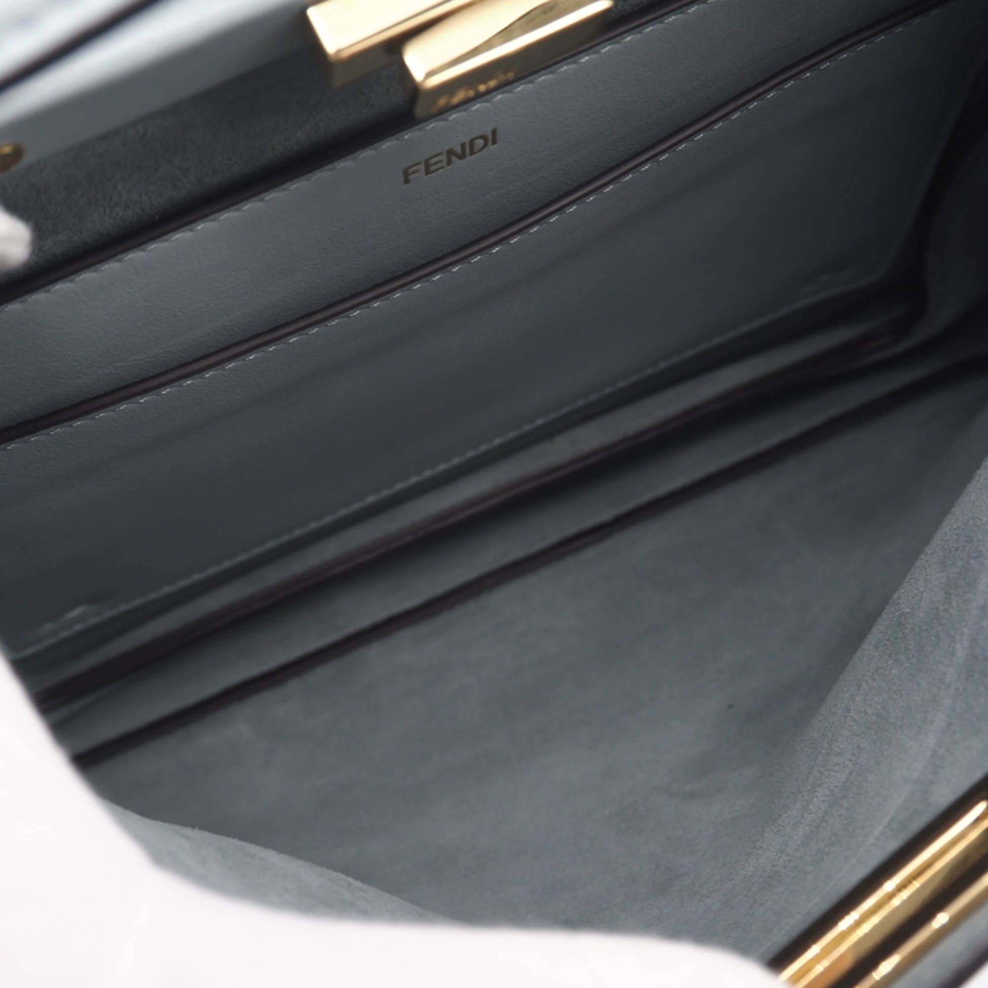Fendi Blue Leather Handbag (Pre-Owned)